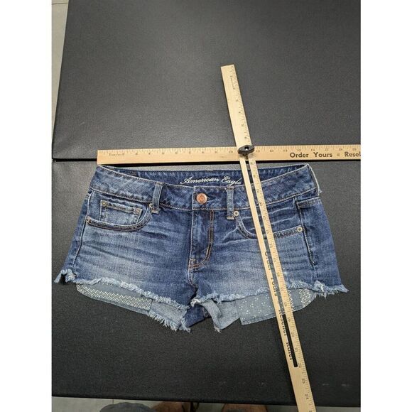 American Eagle Womens Shorts Raw Hem Star Pockets Denim Size 6 - Picture 6 of 7